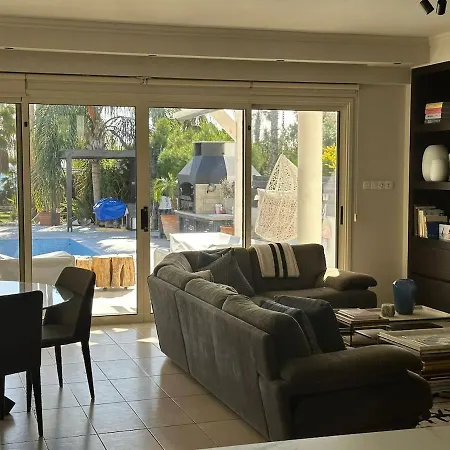 Front Line Luxury House 5 Bedroom *