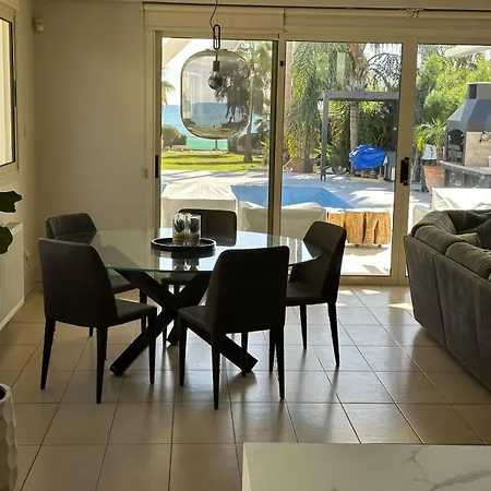 Villa Front Line Luxury House 5 Bedroom Perivolia